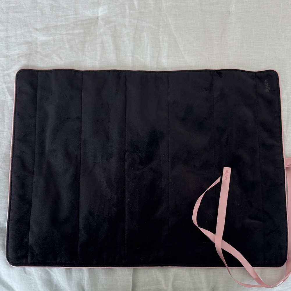 Dyson Airwrap Velvet mat